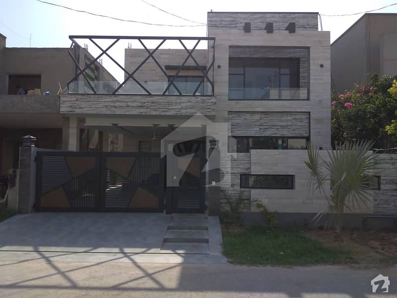 ڈیوائن گارڈنز ۔ بلاک بی ڈیوائن گارڈنز لاہور میں 4 کمروں کا 12 مرلہ مکان 3.25 کروڑ میں برائے فروخت۔