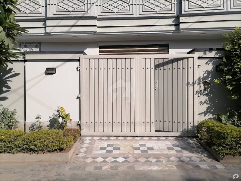 10 Marla House Available For Sale In Hayatabad