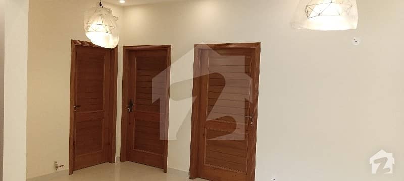 ڈی ۔ 12/4 ڈی ۔ 12 اسلام آباد میں 4 کمروں کا 5 مرلہ مکان 3.2 کروڑ میں برائے فروخت۔