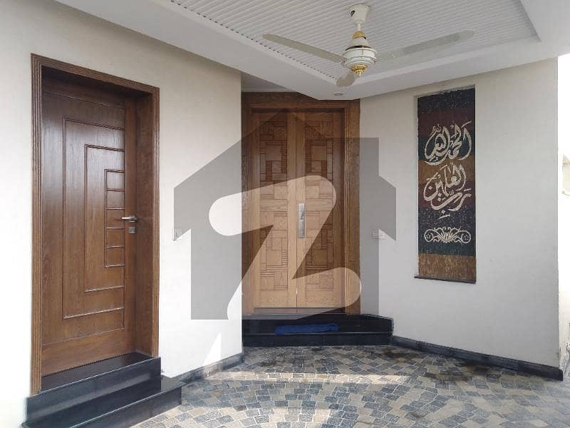DEFENCE BEAUTIFUL FIVE MARLA FULL HOUSE FOR RENT IN DHA LAHORE