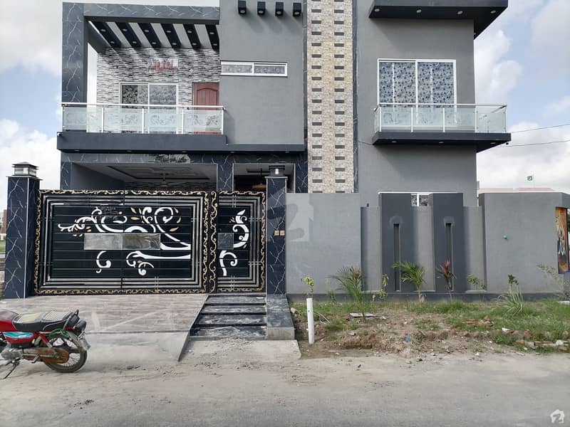 بسم اللہ ہاؤسنگ سکیم لاہور میں 5 کمروں کا 11 مرلہ مکان 2.5 کروڑ میں برائے فروخت۔
