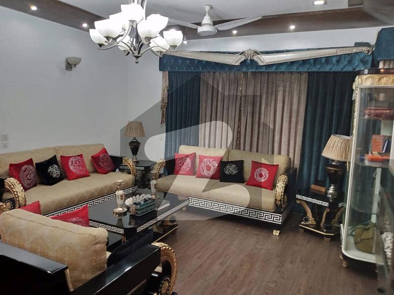 ڈی ایچ اے فیز 5 ڈیفنس (ڈی ایچ اے) لاہور میں 6 کمروں کا 1 کنال مکان 4.5 لاکھ میں کرایہ پر دستیاب ہے۔
