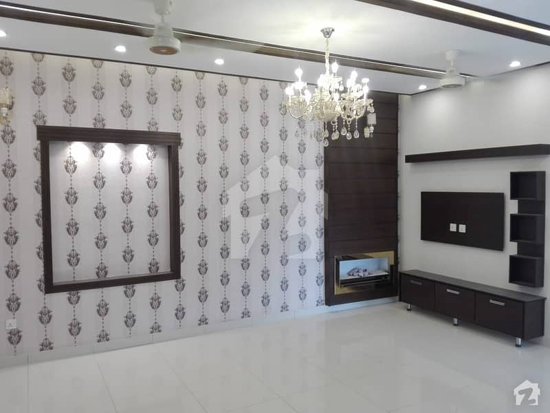 سینٹرل پارک ہاؤسنگ سکیم لاہور میں 5 کمروں کا 10 مرلہ مکان 2.04 کروڑ میں برائے فروخت۔