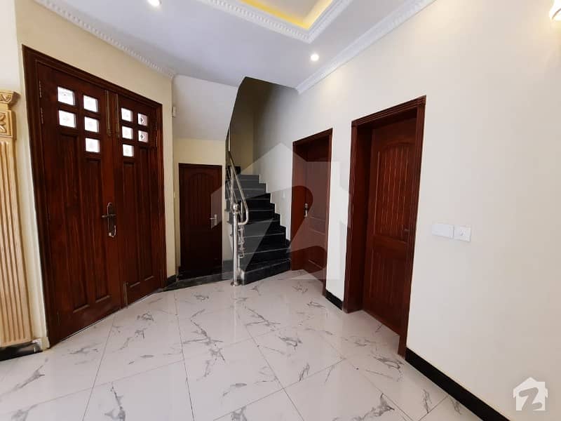 نیواقبال پارک کینٹ کینٹ لاہور میں 3 کمروں کا 3 مرلہ مکان 80 لاکھ میں برائے فروخت۔