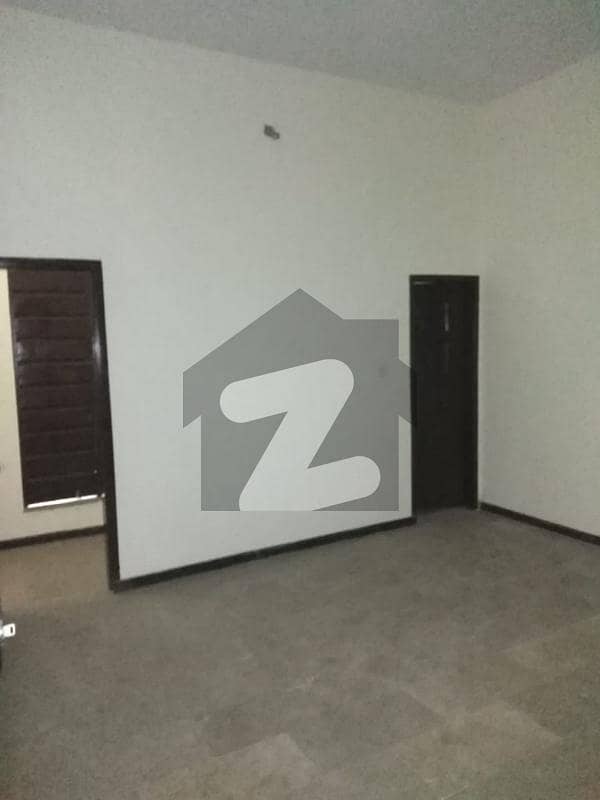 Ground Floor Flat with 3 Bedrooms TV Lounge For Rent