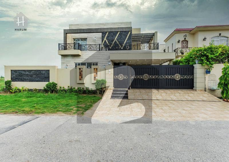 1 Kanal Modern Designers Bungalows Out Class For Sale