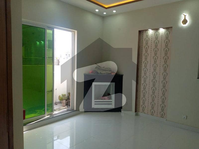 ڈی ایچ اے 9 ٹاؤن ۔ بلاک بی ڈی ایچ اے 9 ٹاؤن ڈیفنس (ڈی ایچ اے) لاہور میں 3 کمروں کا 5 مرلہ مکان 1.75 کروڑ میں برائے فروخت۔
