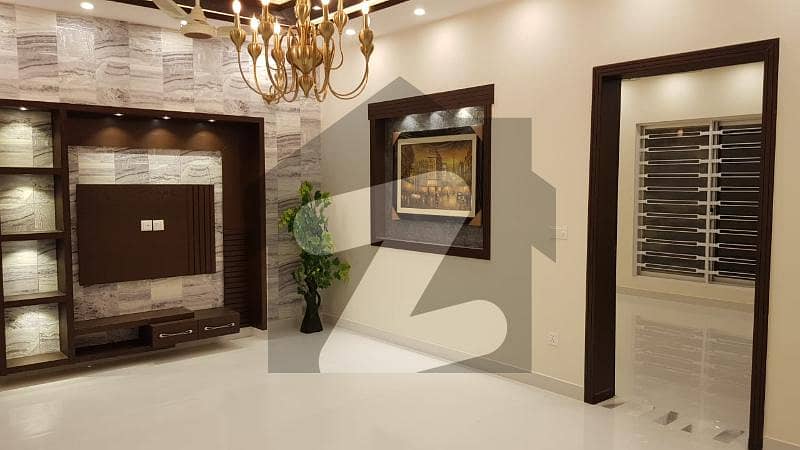10 Marla House For Sale Located in Sector C Bahria Town, Lahore