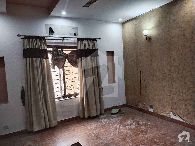 ائیر لائن ہاؤسنگ سوسائٹی لاہور میں 4 کمروں کا 10 مرلہ مکان 92 ہزار میں کرایہ پر دستیاب ہے۔