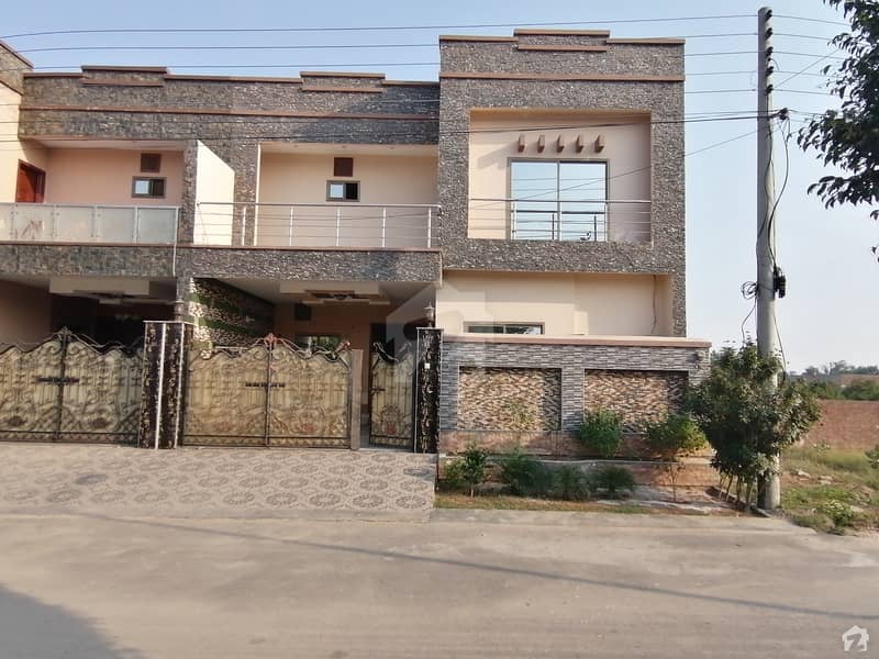 Khayaban-e-Manzoor House For Sale Sized 6 Marla