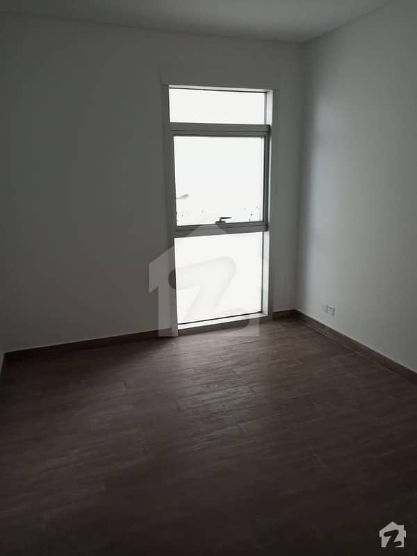 In Constitution Avenue 1100 Square Feet Flat For Rent