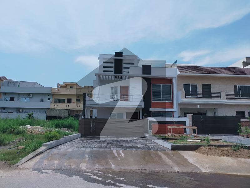 Spacious 2450 Square Feet House Available For Sale In G-13 2