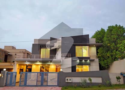 Brand New Spacious 1 Kanal House For Sale Brand New Spacious 1 Kanal House For Sale