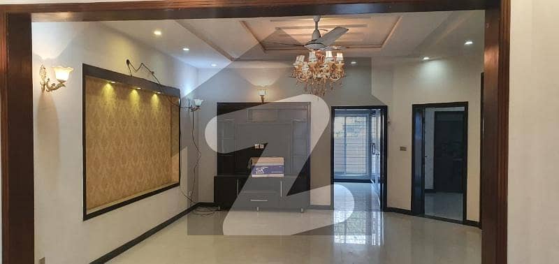 10 MARLA LIKE A BRAND NEW EXCELLENT HOUSE FOR RENT IN JASMINE BLOCK BAHRIA TOWN LAHORE