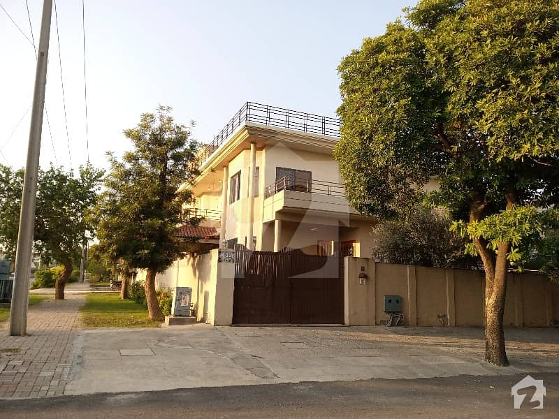 I-8 Beautiful One Kanal Upper Portion With Separate Gate For Rent