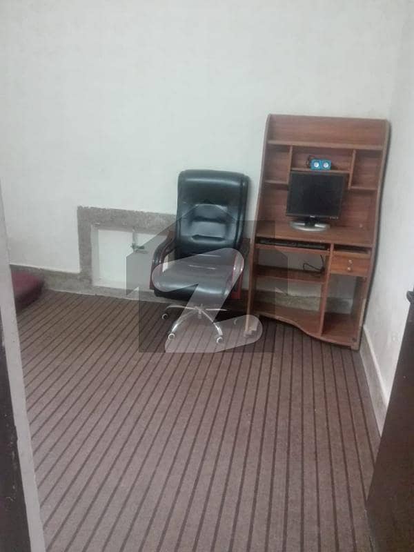 Flat Room For Decent For Male In I-9 With Water Boring Flat Room For Decent For Male In I-9 With Water Boring