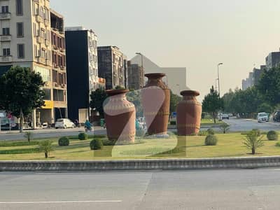 Luxury apartment for sale at 100ft main blueward Bahria Town Lahore Luxury apartment for sale at 100ft main blueward Bahria Town Lahore