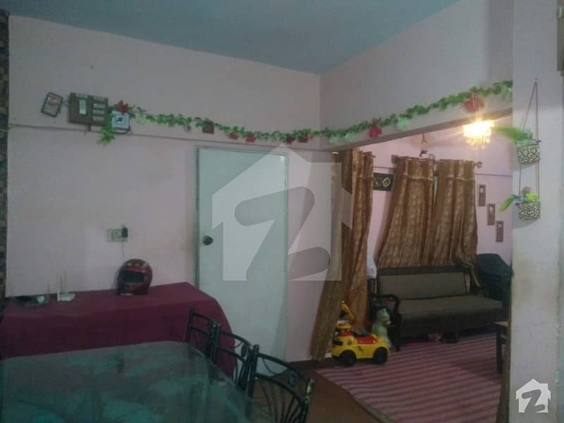 Shumail Gardan 3 Bed DD  West Open Leased 1250 Square Feet Flat For Sale