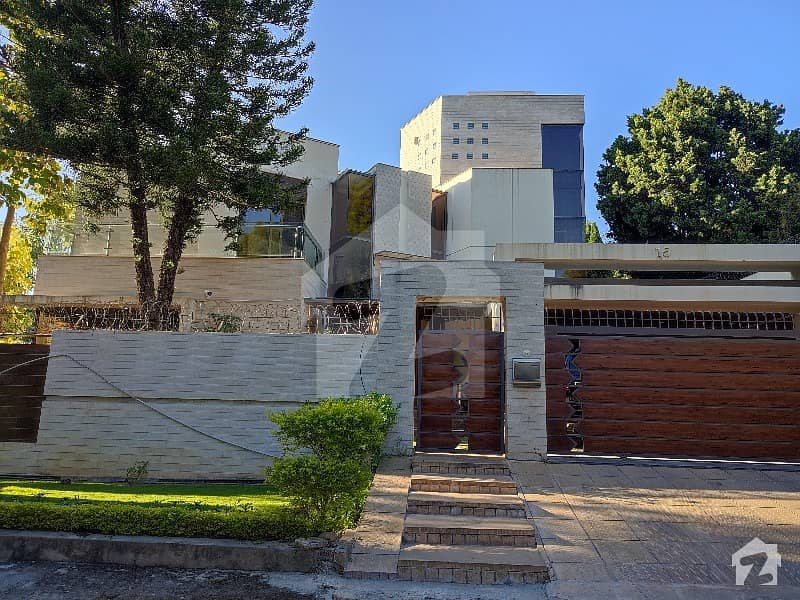 666 Sq Yd Corner Luxury House On Very Prime Location Available For Sale In Islamabad