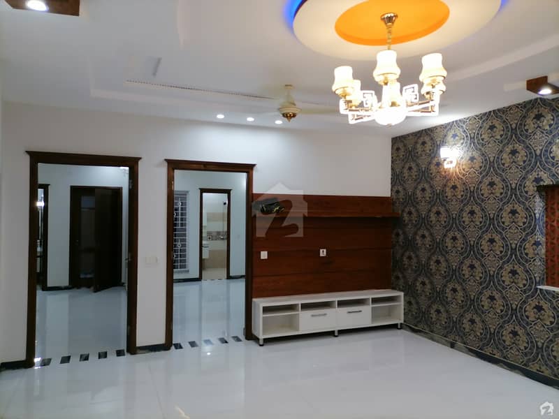 ملٹری اکاؤنٹس ہاؤسنگ سوسائٹی لاہور میں 5 کمروں کا 8 مرلہ مکان 1.93 کروڑ میں برائے فروخت۔