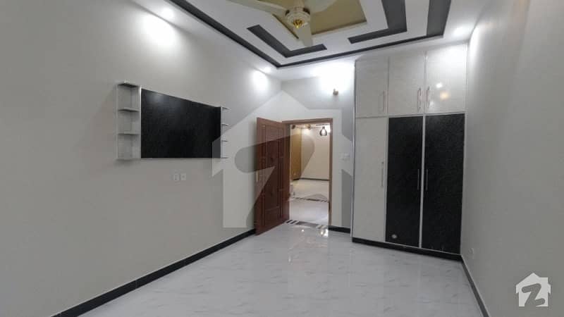 ملٹری اکاؤنٹس ہاؤسنگ سوسائٹی لاہور میں 5 کمروں کا 8 مرلہ مکان 1.85 کروڑ میں برائے فروخت۔