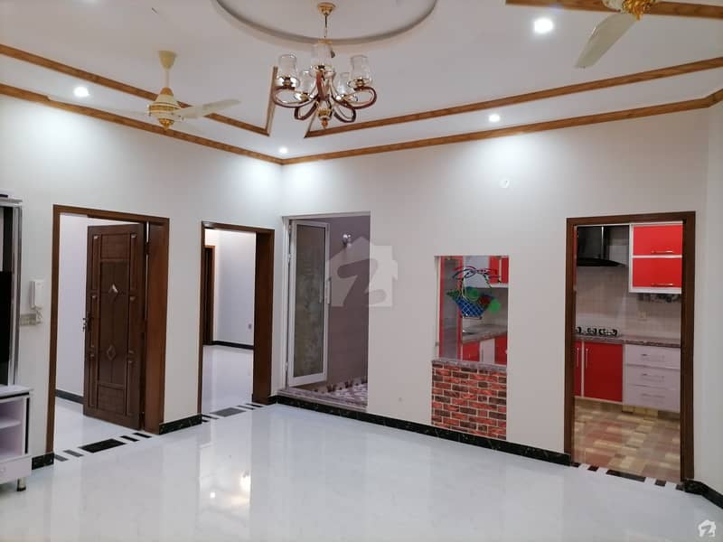 Ideal 8 Marla House Available For Rs 20,500,000