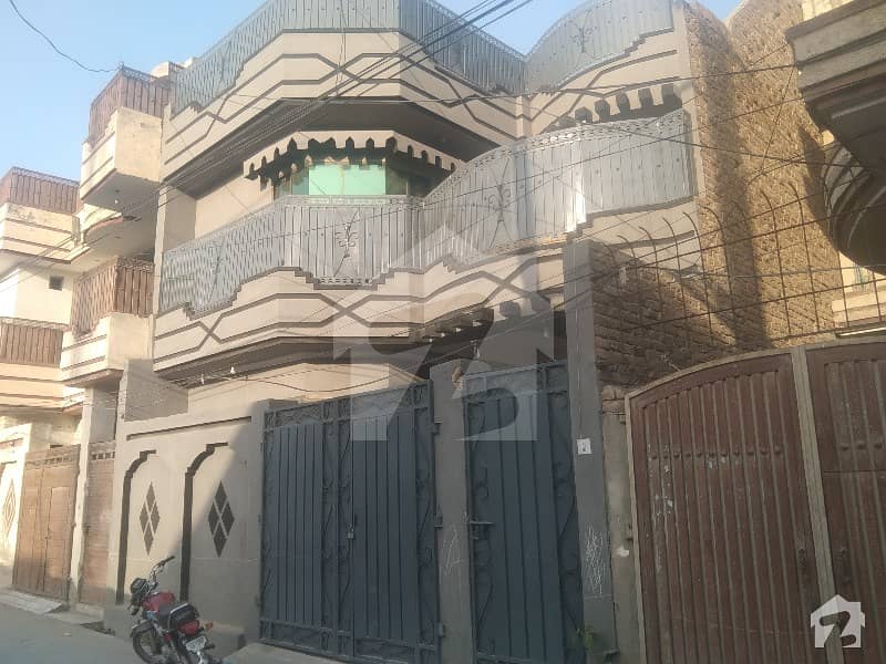ارباب سبز علی خان ٹاؤن ورسک روڈ پشاور میں 8 کمروں کا 6 مرلہ مکان 55 ہزار میں کرایہ پر دستیاب ہے۔