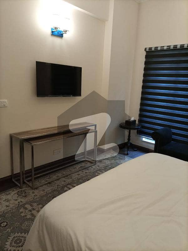 1400 Square Feet Flat For Sale In Super Highway 1400 Square Feet Flat For Sale In Super Highway