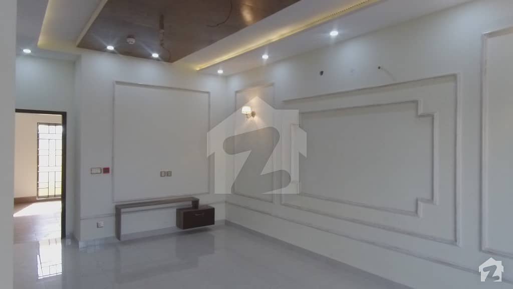 ڈی ایچ اے 9 ٹاؤن ۔ بلاک ڈی ڈی ایچ اے 9 ٹاؤن ڈیفنس (ڈی ایچ اے) لاہور میں 3 کمروں کا 5 مرلہ مکان 1.95 کروڑ میں برائے فروخت۔
