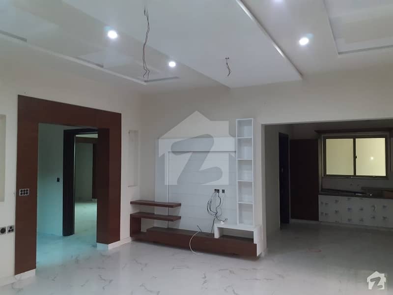 Great House Available In Faisalabad For Sale