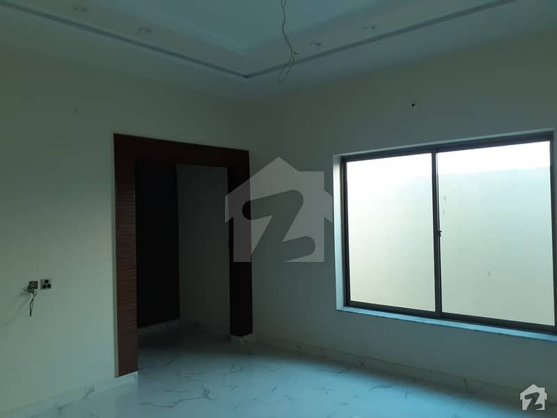 House For Grabs In 20 Marla Faisalabad