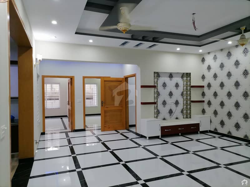 ملٹری اکاؤنٹس ہاؤسنگ سوسائٹی لاہور میں 5 کمروں کا 10 مرلہ مکان 2.3 کروڑ میں برائے فروخت۔