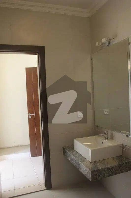 جناح ٹاؤن کوئٹہ میں 9 کمروں کا 17 مرلہ مکان 1.8 لاکھ میں کرایہ پر دستیاب ہے۔
