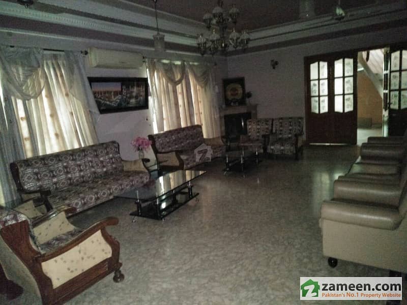 One Kanal House For Sale In Gulberg 2 MM Alam Blue Zone Corner