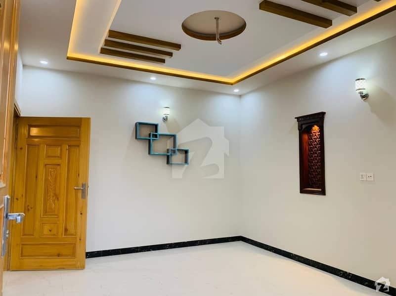 Rs 75,000,000 House Available In Regi Model Town