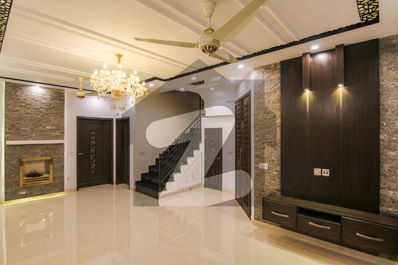 ڈی ایچ اے 9 ٹاؤن ڈیفنس (ڈی ایچ اے) لاہور میں 3 کمروں کا 5 مرلہ مکان 60 ہزار میں کرایہ پر دستیاب ہے۔