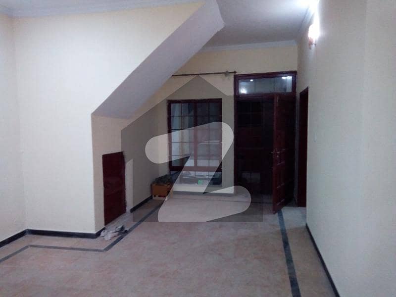 Upper Portion Of 1800 Square Feet Is Available In Contemporary Neighborhood Of Kuri Road