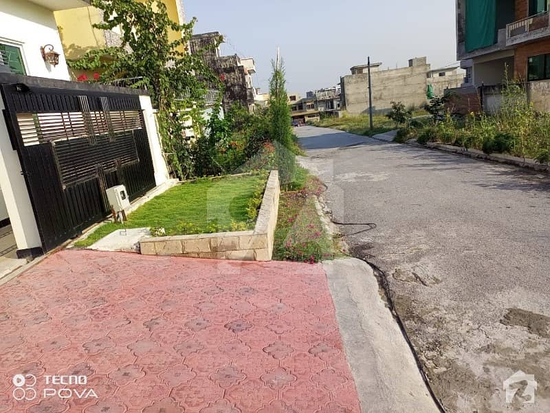 1575 Square Feet House In Jinnah Gardens Phase 1 For Sale