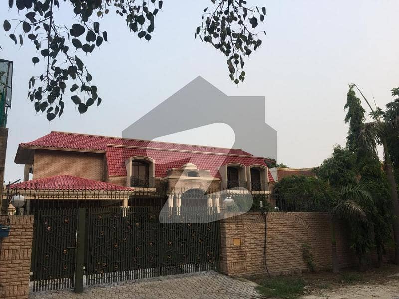 ڈی ایچ اے فیز 2 ڈیفنس (ڈی ایچ اے) لاہور میں 6 کمروں کا 2 کنال مکان 10.5 کروڑ میں برائے فروخت۔