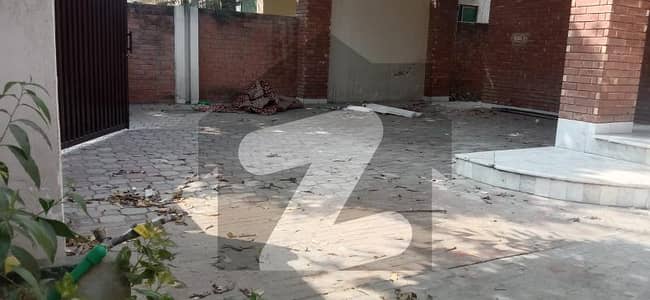 ڈی ایچ اے فیز 2 - بلاک وی فیز 2 ڈیفنس (ڈی ایچ اے) لاہور میں 3 کمروں کا 1 کنال مکان 1 لاکھ میں کرایہ پر دستیاب ہے۔ ڈی ایچ اے فیز 2 - بلاک وی فیز 2 ڈیفنس (ڈی ایچ اے) لاہور میں 3 کمروں کا 1 کنال مکان 1 لاکھ میں کرایہ پر دستیاب ہے۔