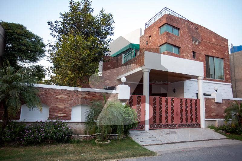 نشیمنِ اقبال فیز 1 نشیمنِ اقبال لاہور میں 3 کمروں کا 10 مرلہ مکان 58 ہزار میں کرایہ پر دستیاب ہے۔
