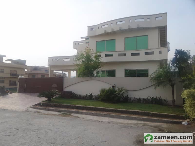 Triple Unit House Is Available For Sale