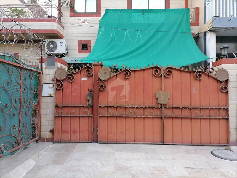 House Over 10 Marla Land Area In Allama Iqbal Town Available