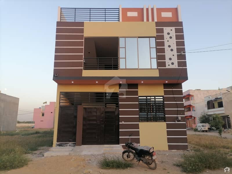 گلشنِ معمار - سیکٹر کیو گلشنِ معمار گداپ ٹاؤن کراچی میں 4 کمروں کا 3 مرلہ مکان 1.2 کروڑ میں برائے فروخت۔