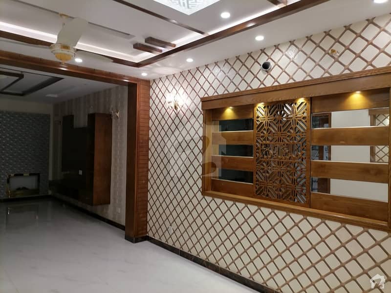 Unoccupied Upper Portion Of 1 Kanal Is Available For Rent In