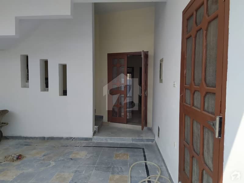مارگلہ ویو ہاؤسنگ سوسائٹی ڈی ۔ 17 اسلام آباد میں 2 کمروں کا 7 مرلہ مکان 1.3 کروڑ میں برائے فروخت۔