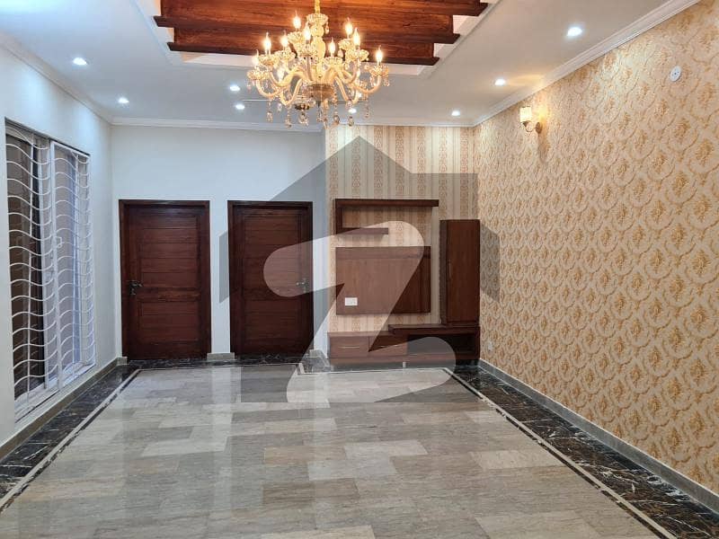 8 Marla House For Sale In Wahdat Road On Top Location