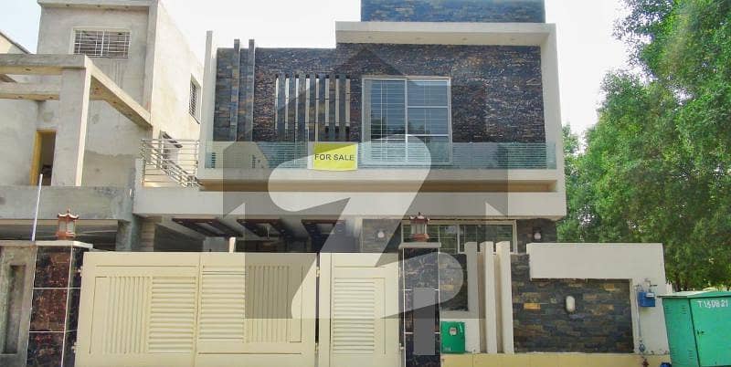 10 Marla new House With 5 BEDS for Sale in Gulbahar Bahira Town Lahore