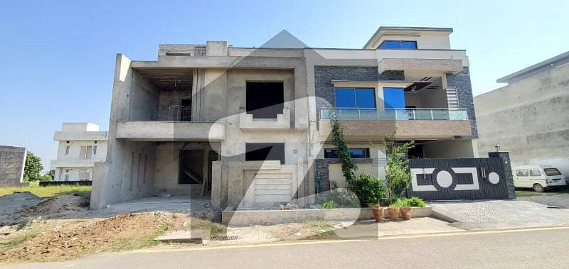 8 Marla Double Unit House Available For Sale In Faisal Town