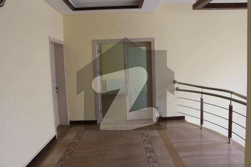 ایف ۔ 7 اسلام آباد میں 5 کمروں کا 1 کنال مکان 13.5 کروڑ میں برائے فروخت۔